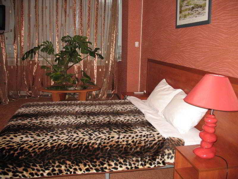 Ukrainian Hotel Service Apartments Kiev Exterior foto